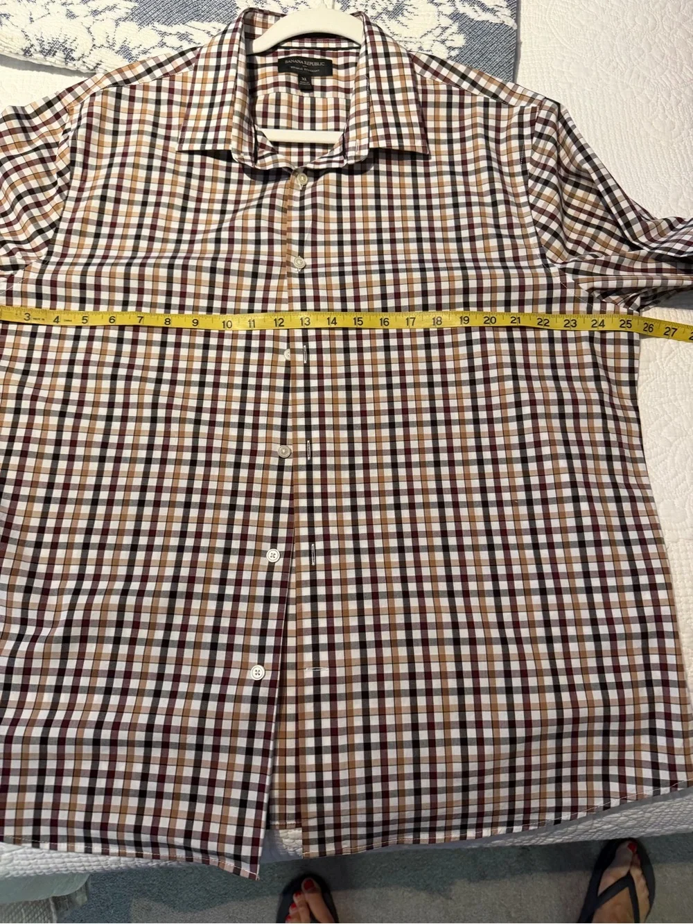 Banana Republic Men's Checked Button-Up Shirt in Tan, Dark Plum & Burgundy